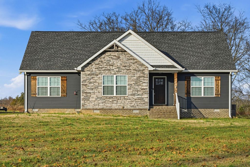 760 Armstrong Rd, Castalian Springs, TN 37031
