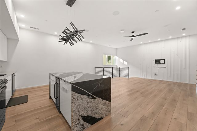 2001 N Prairie Avenue 106, Dallas, TX 75204