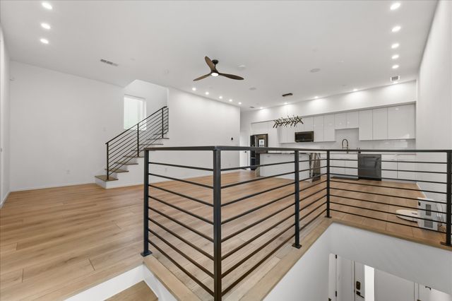 2001 N Prairie Avenue 106, Dallas, TX 75204