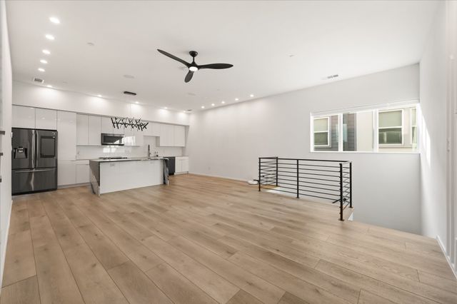 2001 N Prairie Avenue 106, Dallas, TX 75204