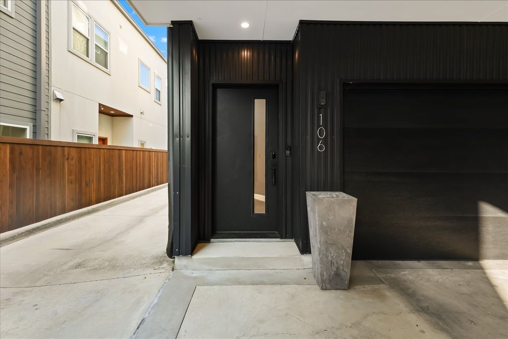 2001 N Prairie Avenue 106, Dallas, TX 75204