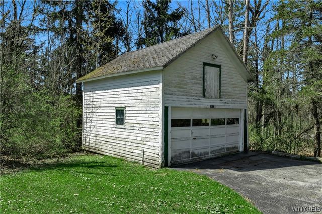 8721 Center Road, Colden, NY 14080