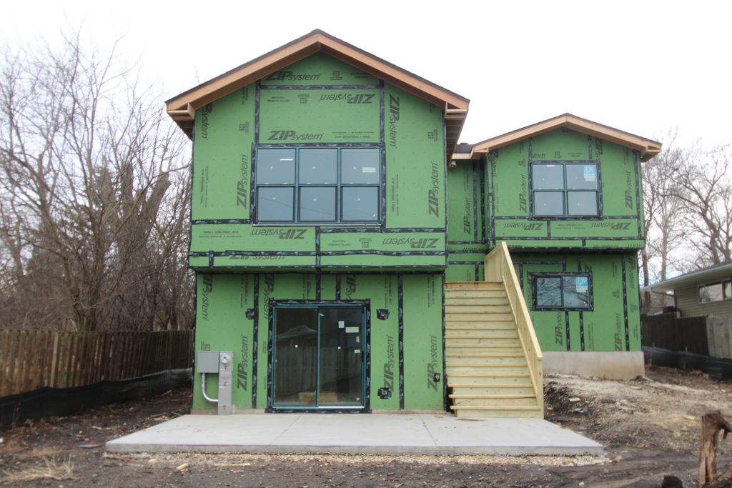 Image 2 of property listing at 0N451 Ellis Avenue, Wheaton, IL 60187