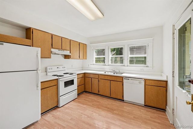 10266 Hegel Road, Goodrich, MI 48438