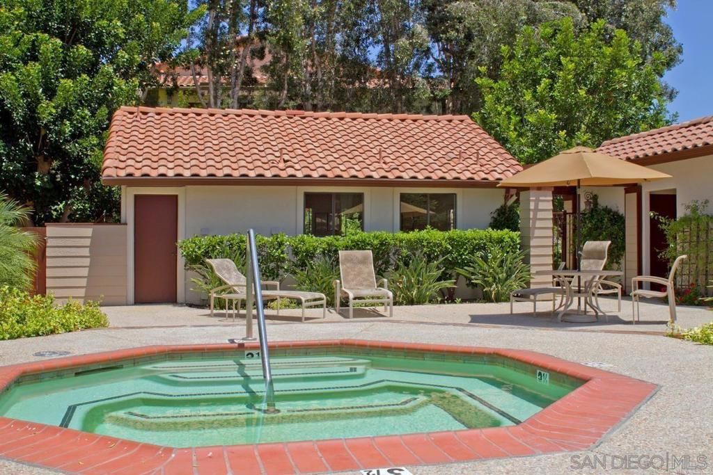 Image 15 of property listing at 12695 Camino Mira Del Mar 118, San Diego, CA 92130