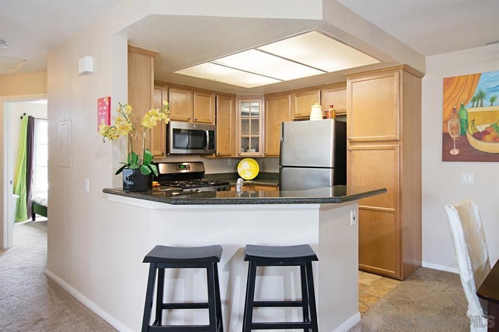 Image 8 of property listing at 12695 Camino Mira Del Mar 118, San Diego, CA 92130