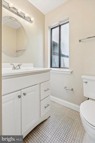 240 JAMES CT, Marlton, NJ 08053
