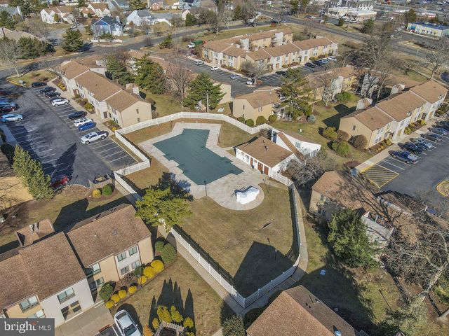 240 JAMES CT, Marlton, NJ 08053