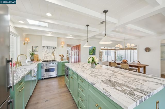 1126 Hidalgo Ct, Lafayette, CA 94549