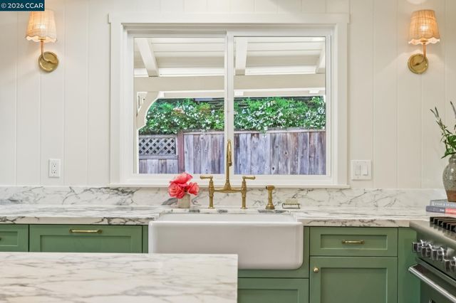 1126 Hidalgo Ct, Lafayette, CA 94549