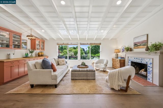 1126 Hidalgo Ct, Lafayette, CA 94549