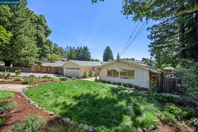 1126 Hidalgo Ct, Lafayette, CA 94549