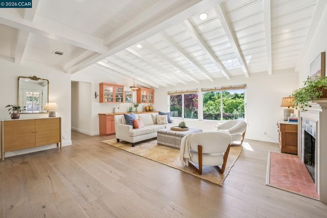 1126 Hidalgo Ct, Lafayette, CA 94549