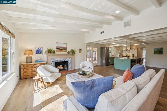 1126 Hidalgo Ct, Lafayette, CA 94549