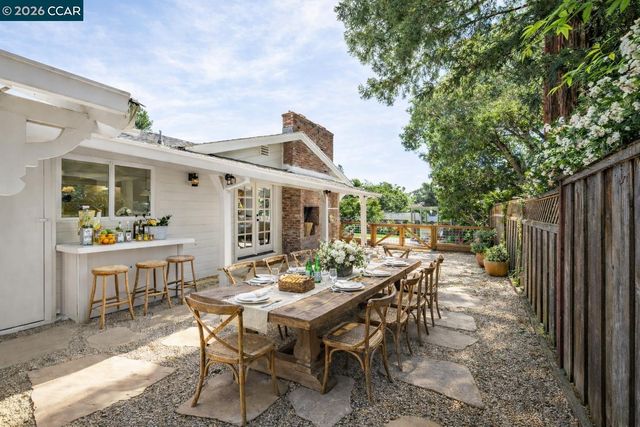 1126 Hidalgo Ct, Lafayette, CA 94549