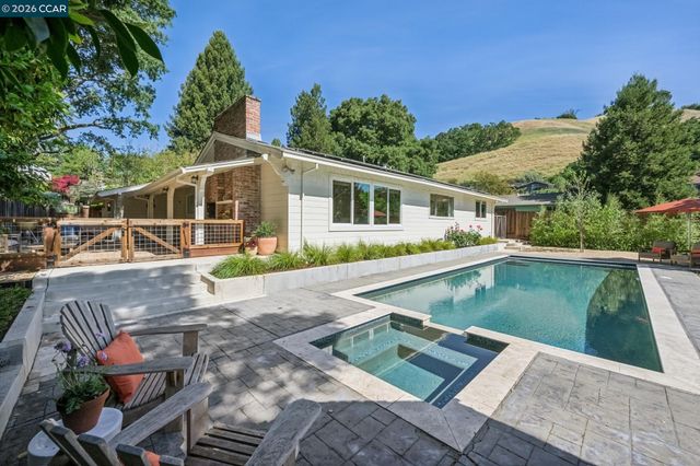 1126 Hidalgo Ct, Lafayette, CA 94549