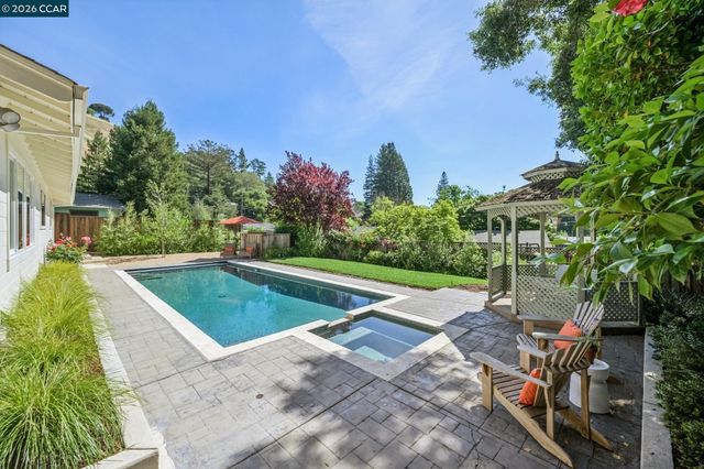 1126 Hidalgo Ct, Lafayette, CA 94549