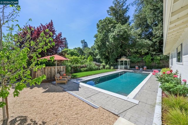 1126 Hidalgo Ct, Lafayette, CA 94549