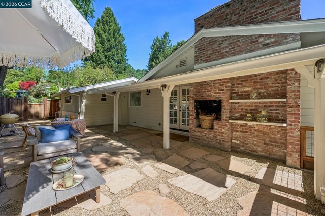 1126 Hidalgo Ct, Lafayette, CA 94549