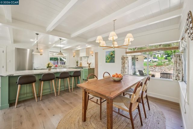 1126 Hidalgo Ct, Lafayette, CA 94549