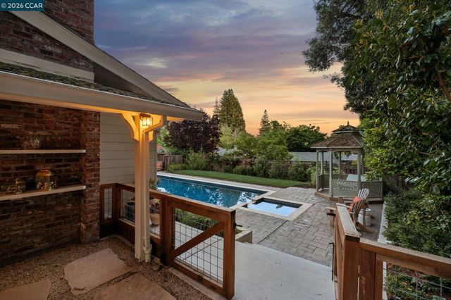 1126 Hidalgo Ct, Lafayette, CA 94549