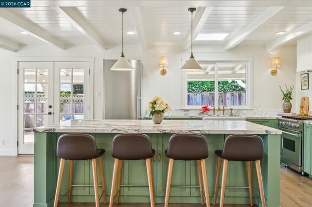 1126 Hidalgo Ct, Lafayette, CA 94549