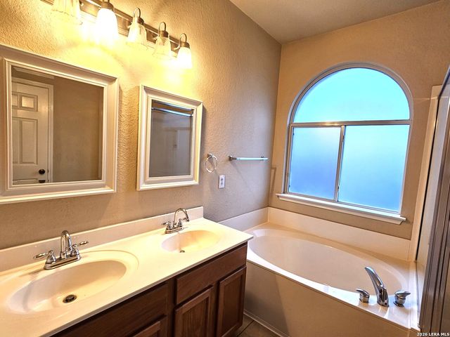 300 EAGLE FLIGHT, Cibolo, TX 78108