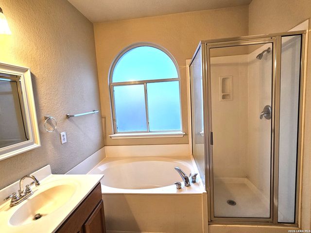 300 EAGLE FLIGHT, Cibolo, TX 78108