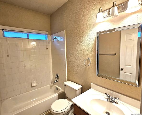 300 EAGLE FLIGHT, Cibolo, TX 78108