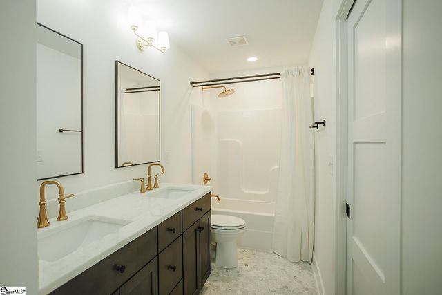 8 Toynbee Drive, Simpsonville, SC 29681