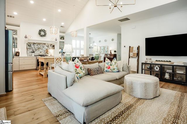 8 Toynbee Drive, Simpsonville, SC 29681