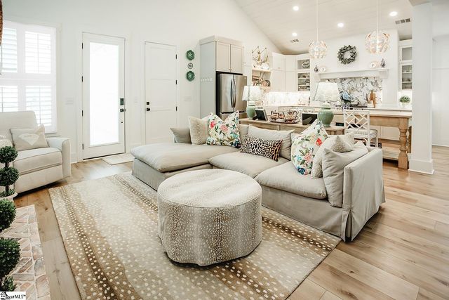 8 Toynbee Drive, Simpsonville, SC 29681