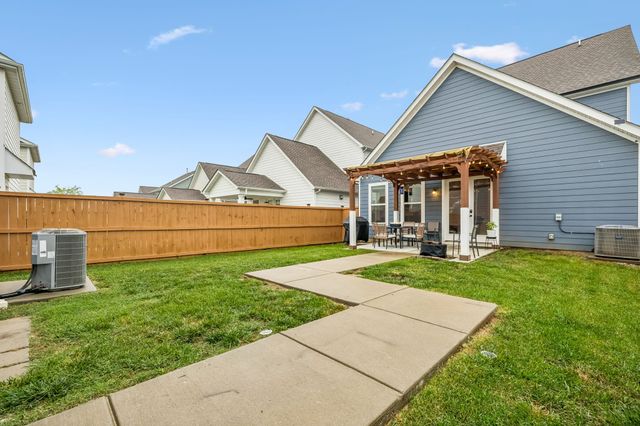 226 Southmen Ln, Spring Hill, TN 37174