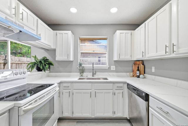 6411 ROYALTY PT, San Antonio, TX 78238
