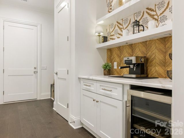 405 Audrey Place, Charlotte, NC 28226