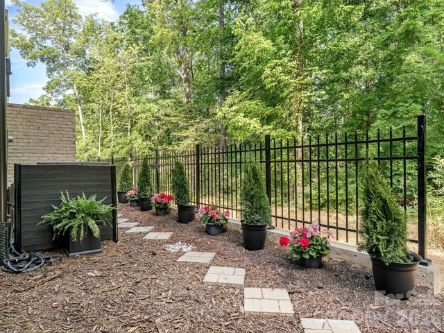 405 Audrey Place, Charlotte, NC 28226