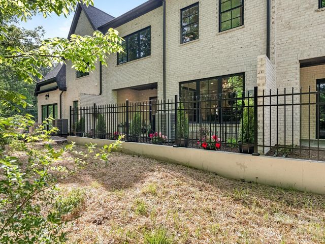 405 Audrey Place, Charlotte, NC 28226