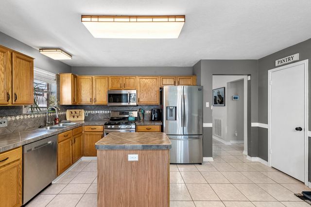 313 Trailride Road, Angleton, TX 77515