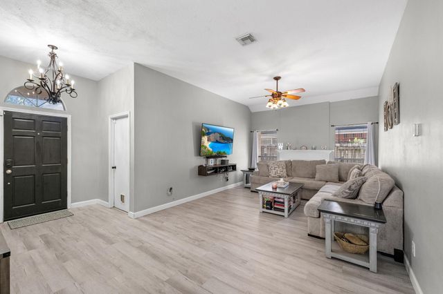 313 Trailride Road, Angleton, TX 77515