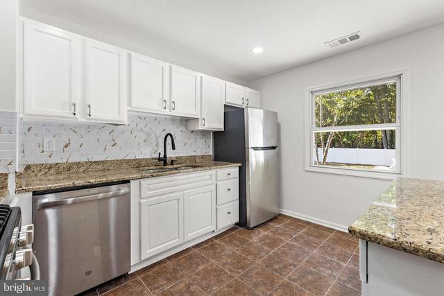 716 6TH RD, Newtonville, NJ 08346