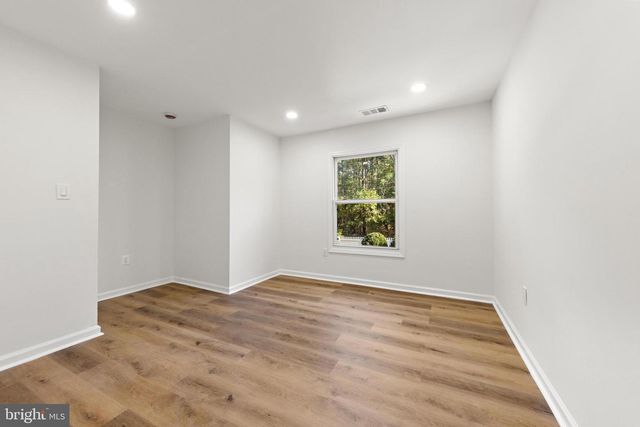716 6TH RD, Newtonville, NJ 08346