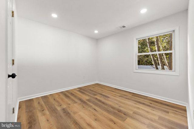 716 6TH RD, Newtonville, NJ 08346