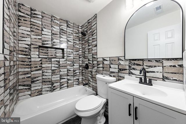 716 6TH RD, Newtonville, NJ 08346