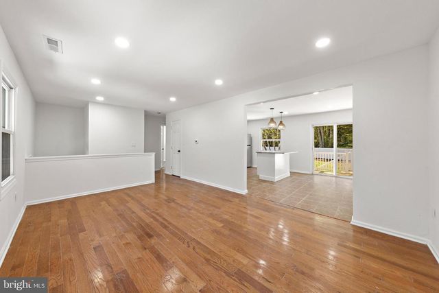 716 6TH RD, Newtonville, NJ 08346