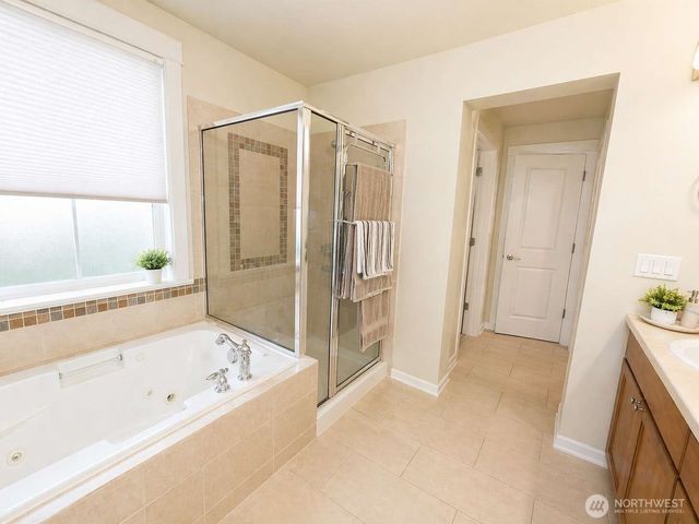 17252 NE 119th Way, Redmond, WA 98052