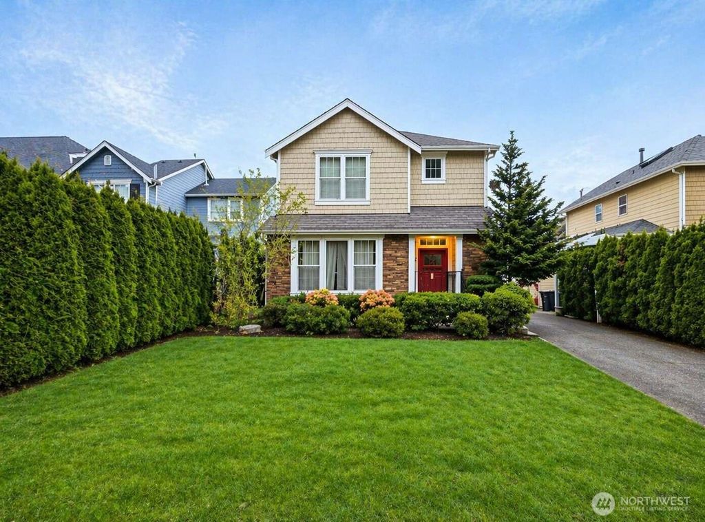 17252 NE 119th Way, Redmond, WA 98052