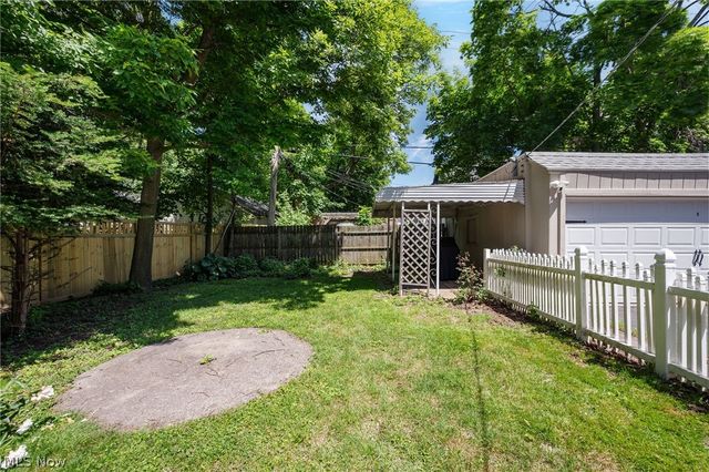 2075 Coventry Road 2, Cleveland Heights, OH 44118