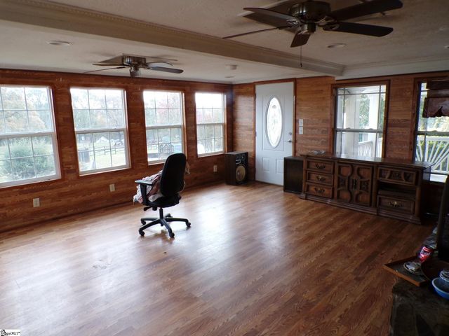 850 Springdale Road, Cowpens, SC 29330