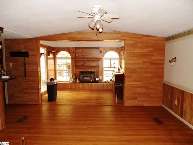 850 Springdale Road, Cowpens, SC 29330