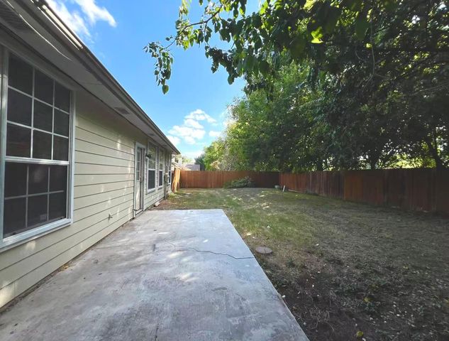 1235 Blackthorn DR, Pflugerville, TX 78660